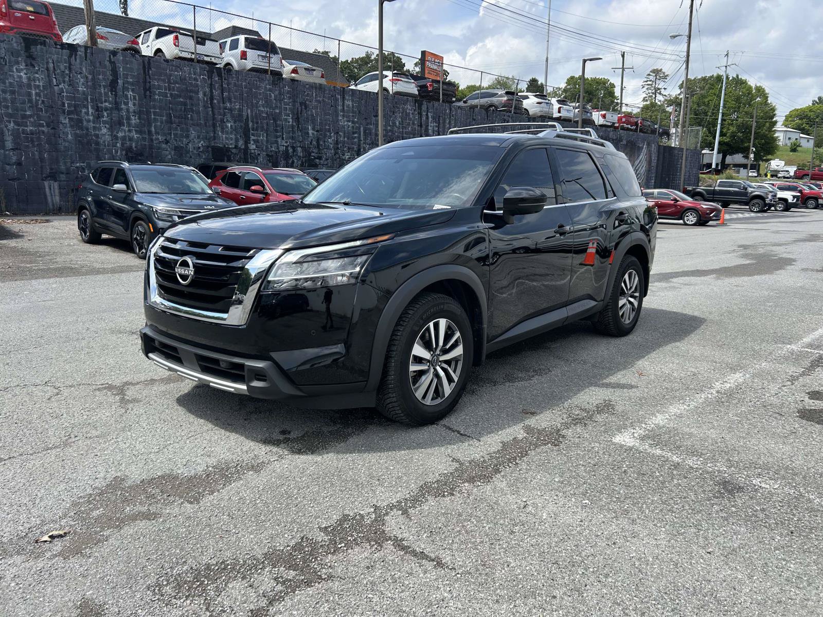 Used 2024 Nissan Pathfinder SL AWD/4WD image 7