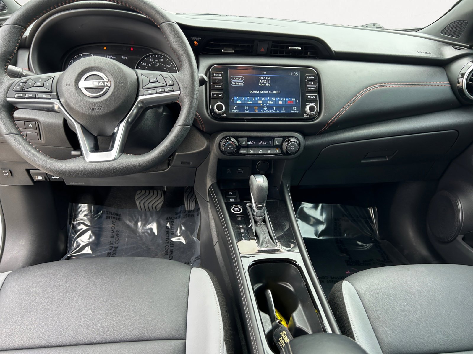 Used 2024 Nissan Kicks SR w/ SR Premium Package FWD image 3
