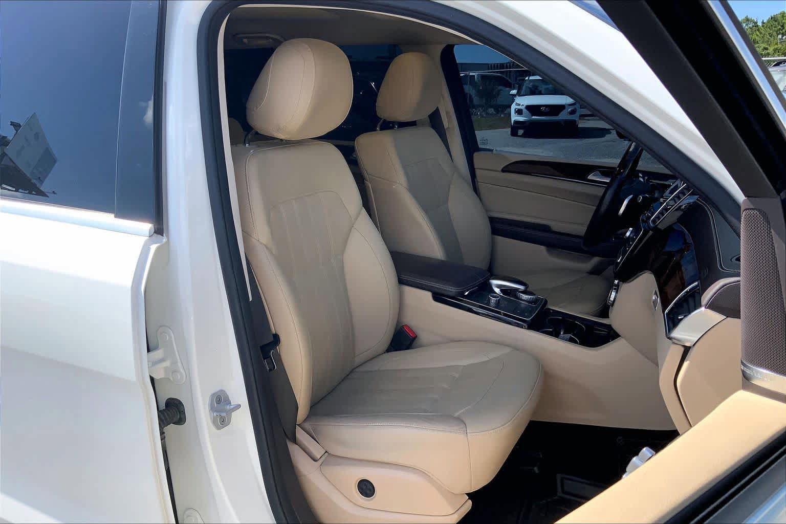Used 2017 Mercedes-Benz GLS 450 4MATIC image 9
