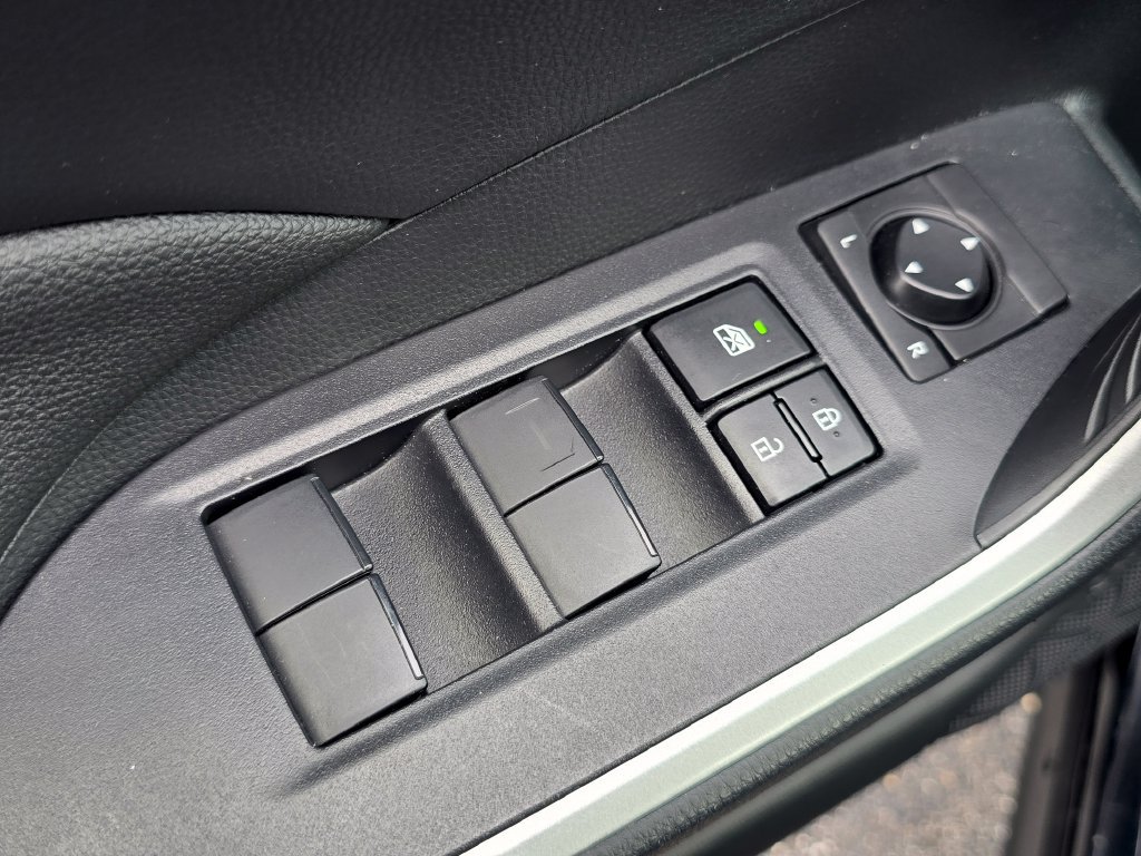 Used 2025 Toyota RAV4 LE AWD/4WD image 23