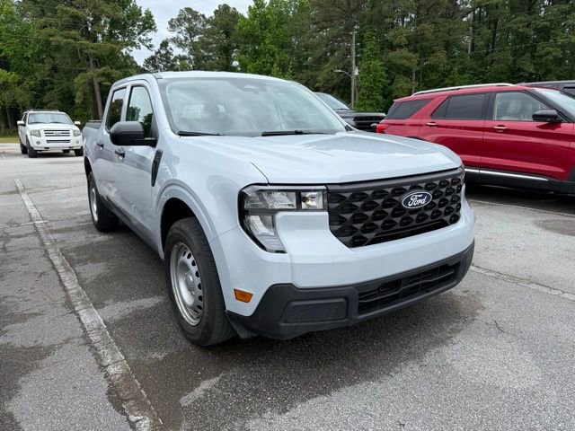 Used 2025 Ford Maverick XL w/ Equipment Group 102A AWD/4WD image 2