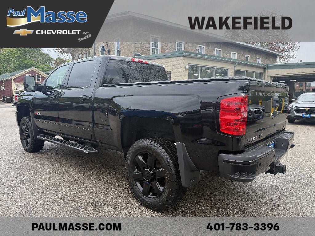 Used 2018 Chevrolet Silverado 2500 LT w/ Midnight Edition AWD/4WD image 4