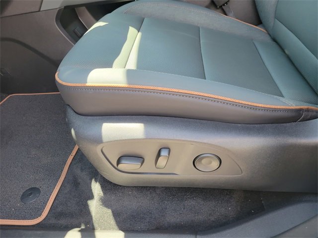 New 2025 GMC Acadia AT4 w/ Luxury Package image 15