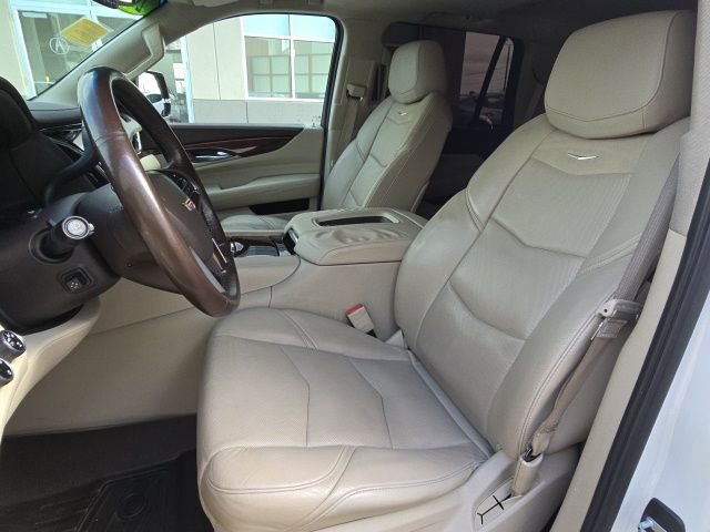Used 2016 Cadillac Escalade Luxury image 11