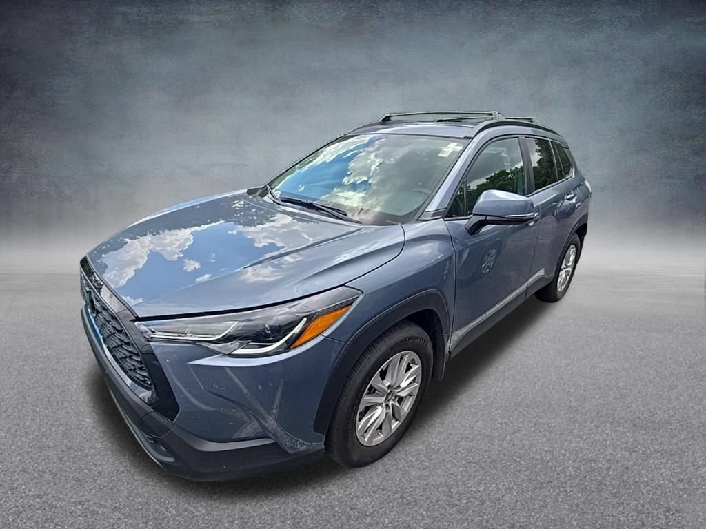 Used 2022 Toyota Corolla Cross LE AWD/4WD image 4