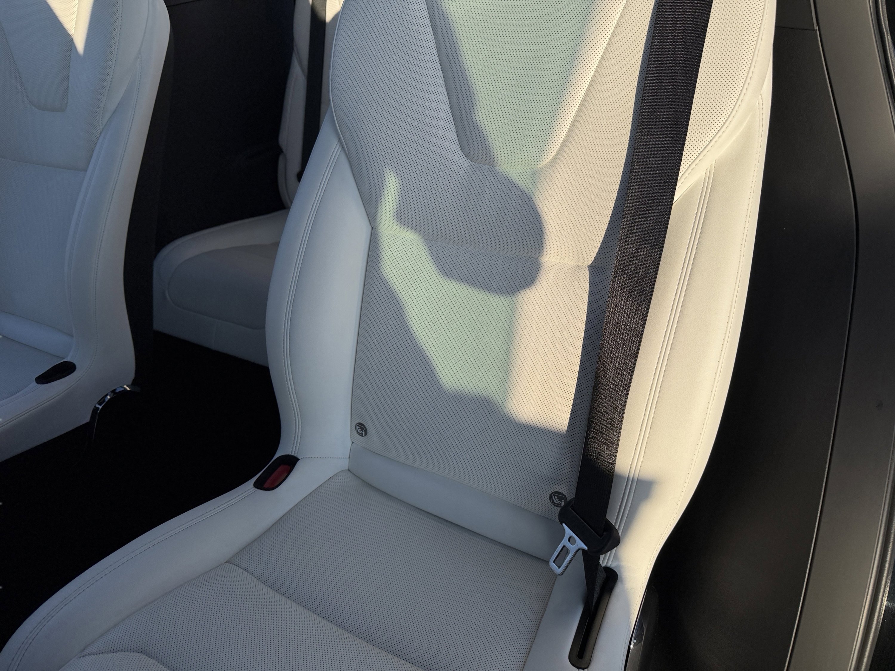 Used 2022 Tesla Model X image 30