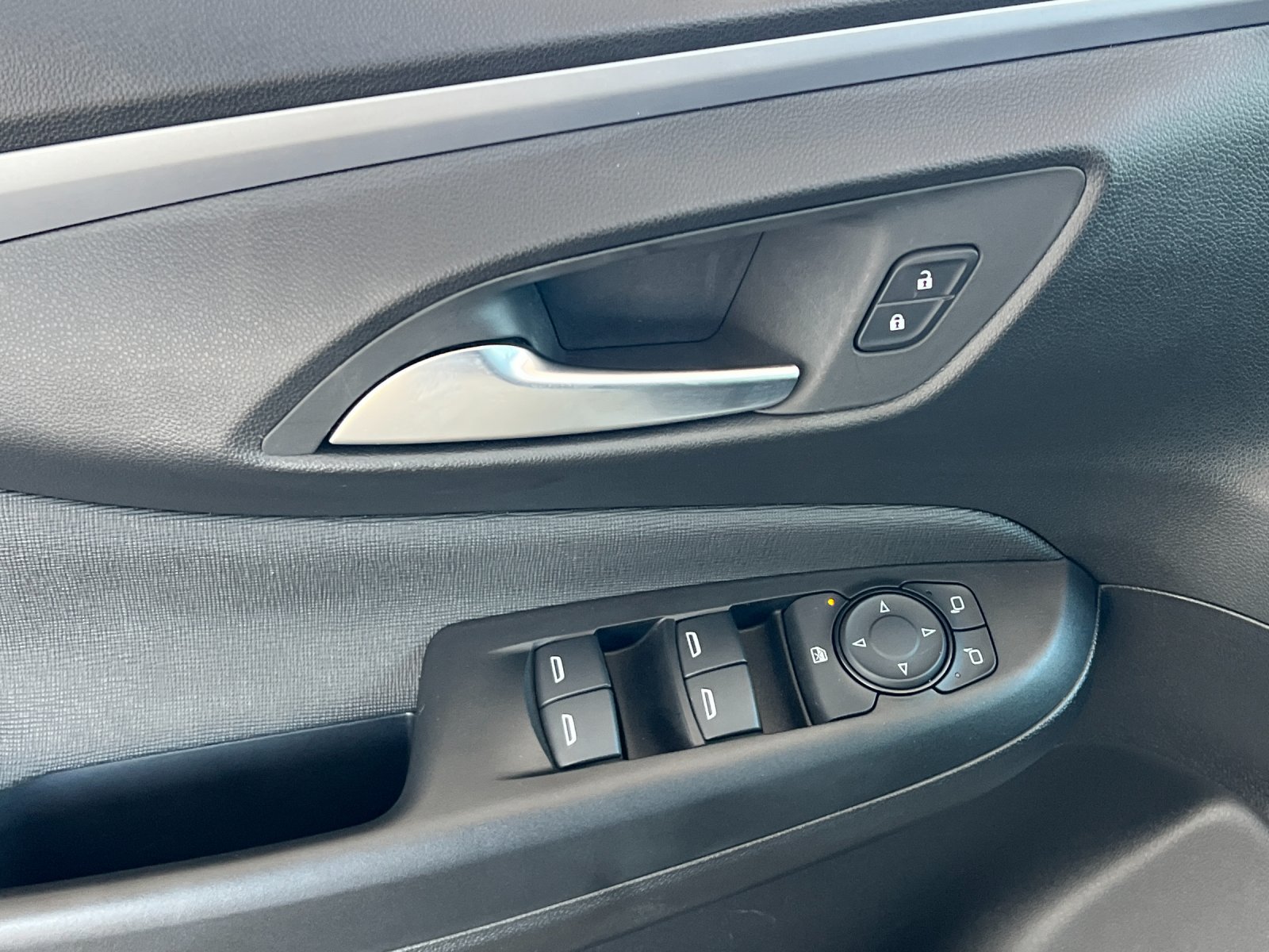 Used 2026 Buick Envista Preferred FWD image 11