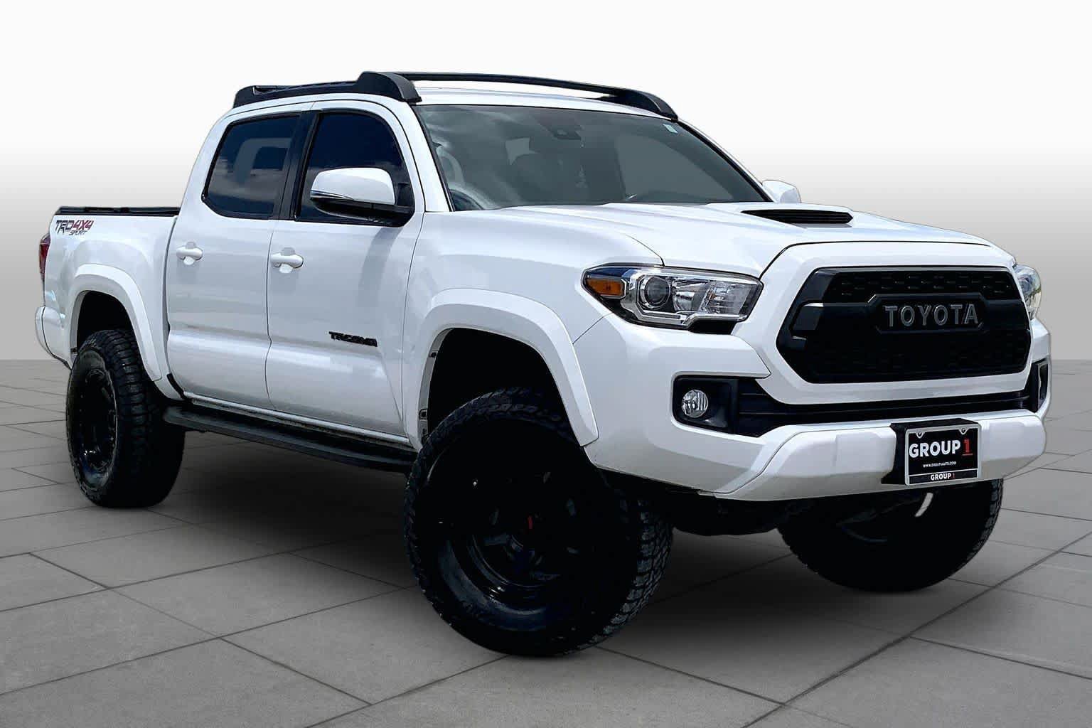 Used 2019 Toyota Tacoma TRD Sport w/ Technology Package AWD/4WD image 3