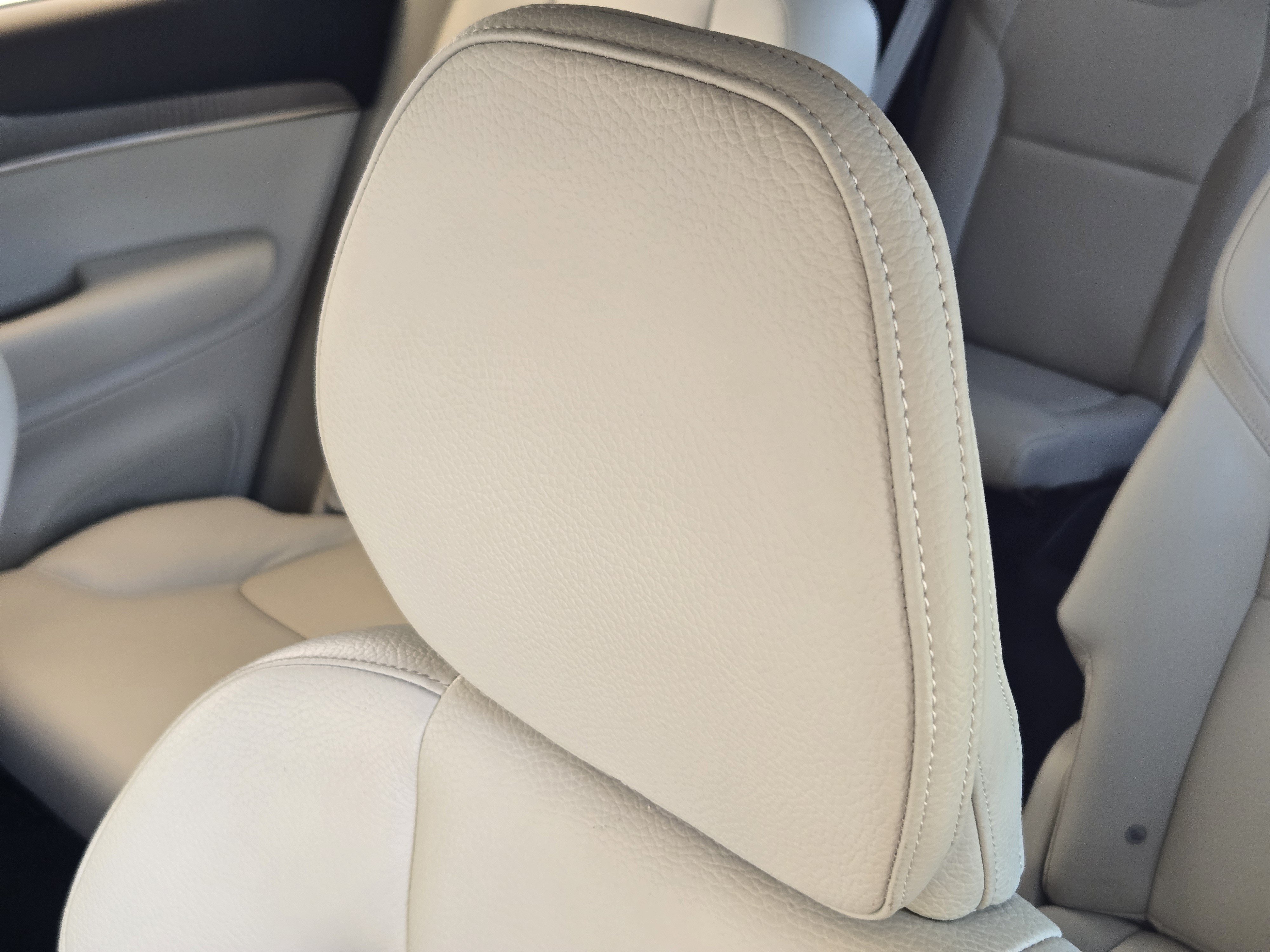 Used 2024 Volvo XC90 B6 Plus w/ Protection Package Premier AWD/4WD image 13