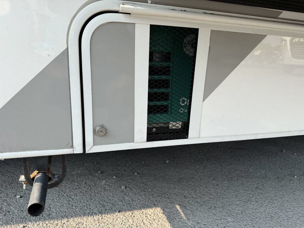 Used 2021 Ford E-450 and Econoline 450 Super Duty w/ Motorhome Prep Package RWD image 8