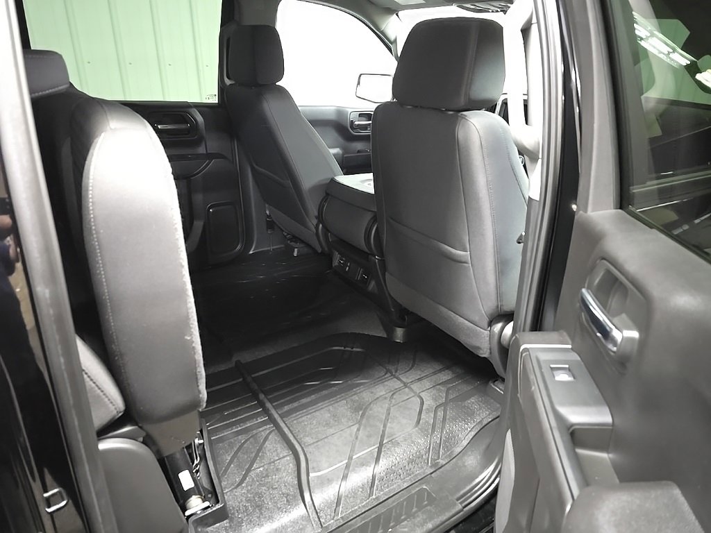 Used 2024 Chevrolet Silverado 1500 Custom w/ Dark Appearance Package image 17