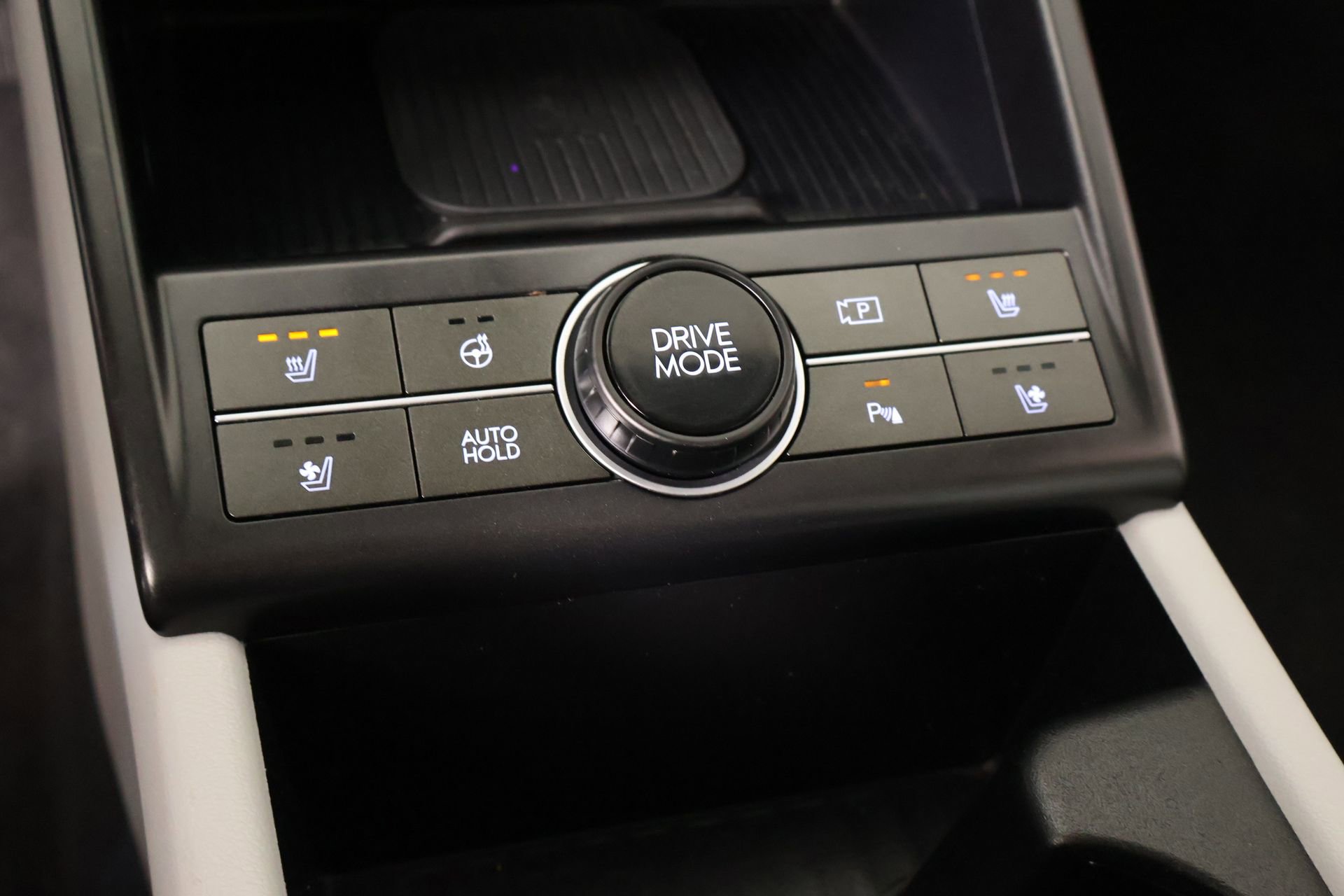 Used 2024 Hyundai Kona Limited image 8