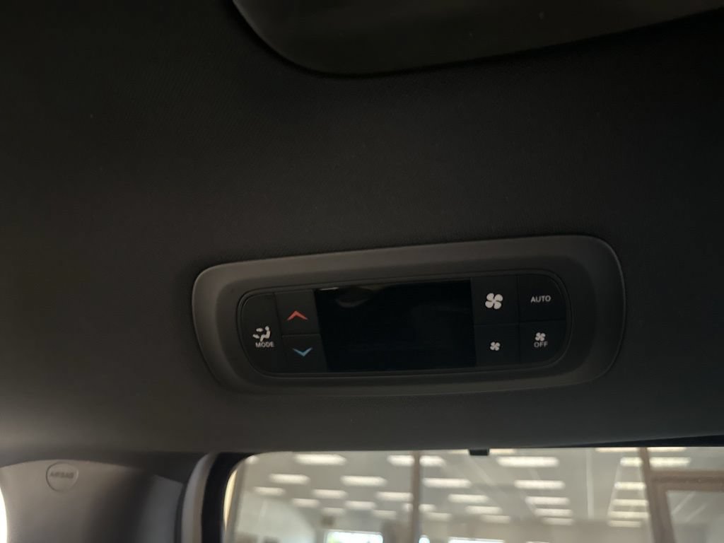 New 2027 Chrysler Pacifica Select AWD/4WD image 23