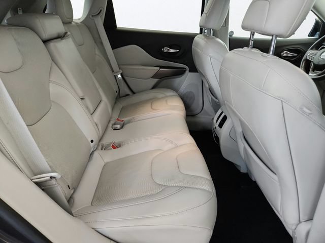 Used 2019 Jeep Cherokee Limited AWD/4WD image 25