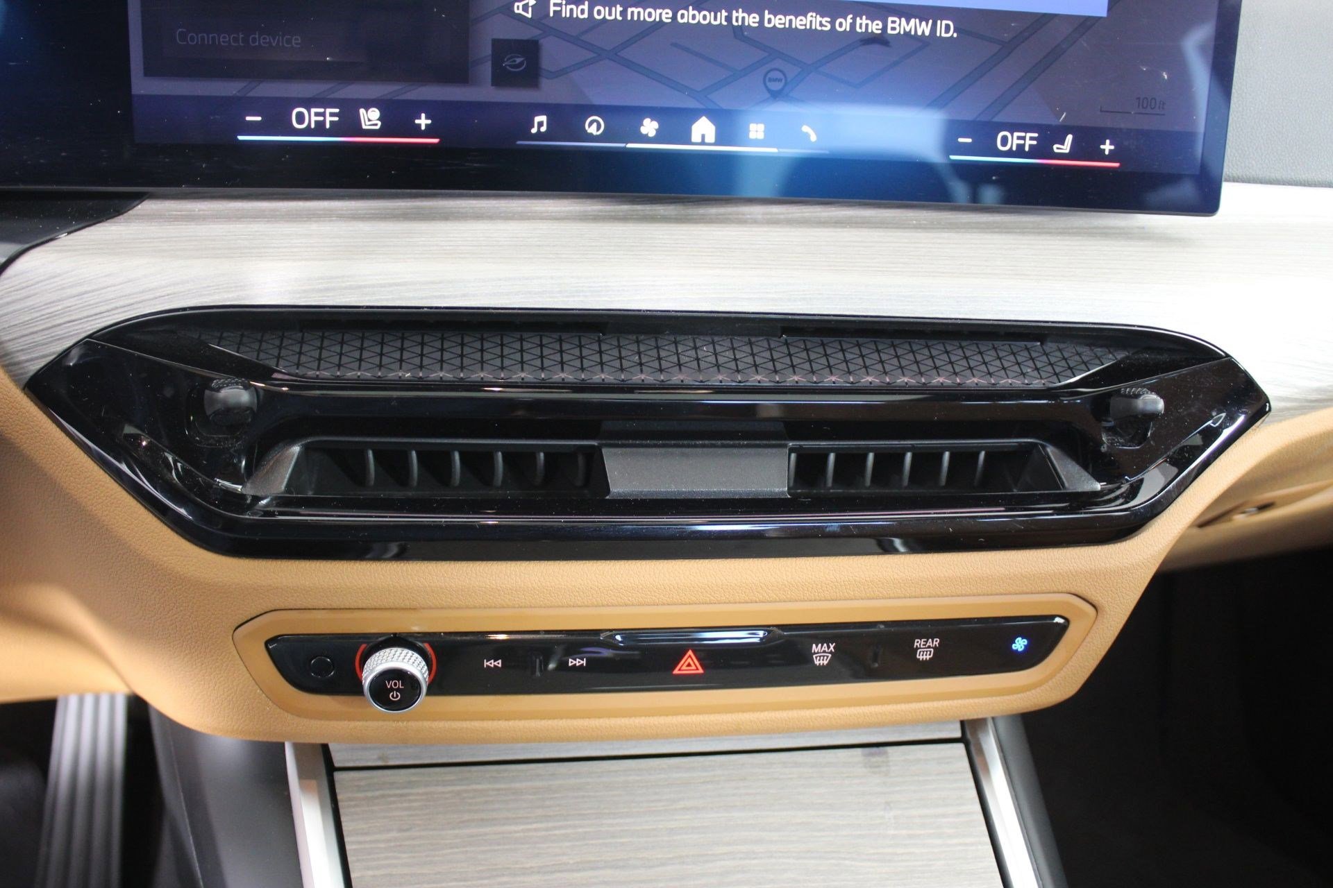 Certified 2025 BMW 330i xDrive Sedan image 25