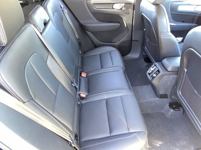 Certified 2025 Volvo XC40 B5 Core w/ Protection Package Premier image 15
