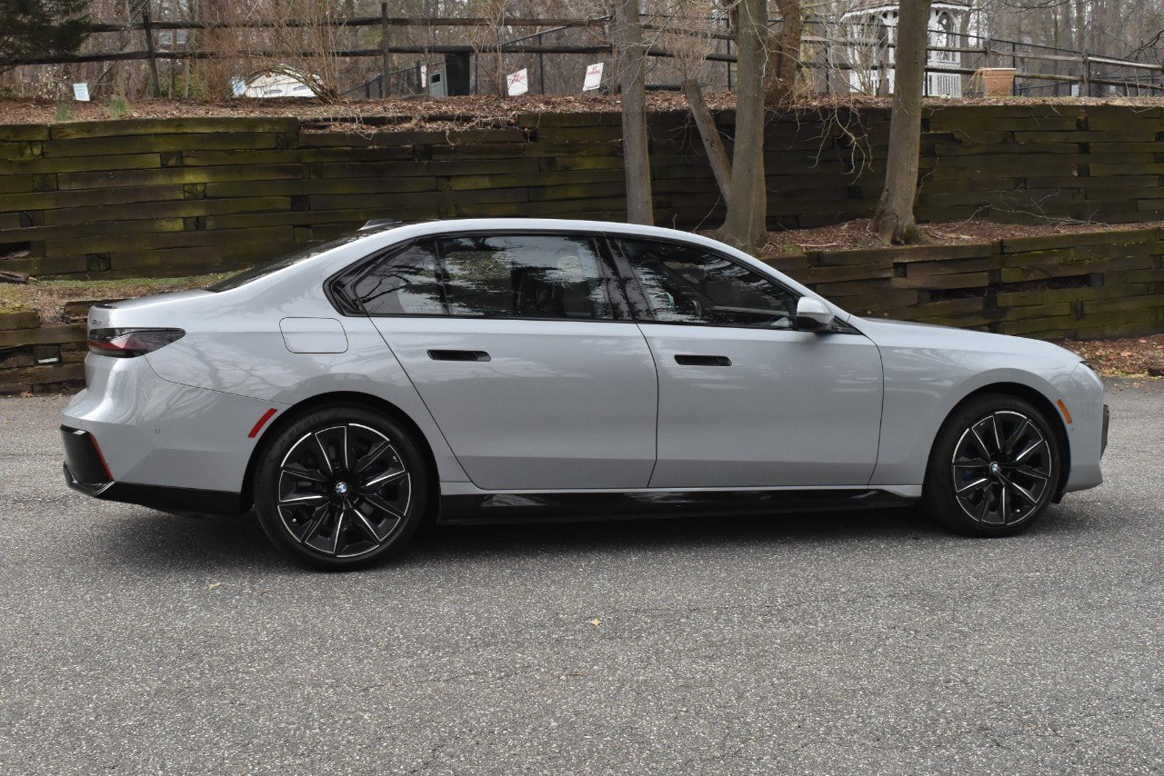 Used 2023 BMW i7 xDrive60 AWD/4WD image 8