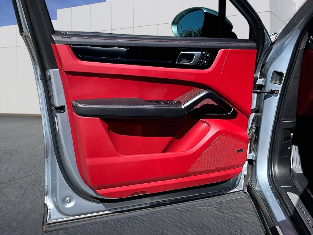 Certified 2023 Porsche Cayenne S AWD/4WD image 19