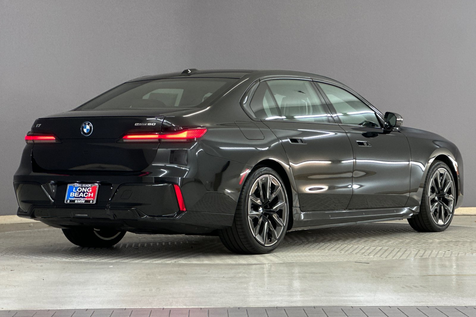 New 2026 BMW i7 eDrive50 w/ Executive Package image 8