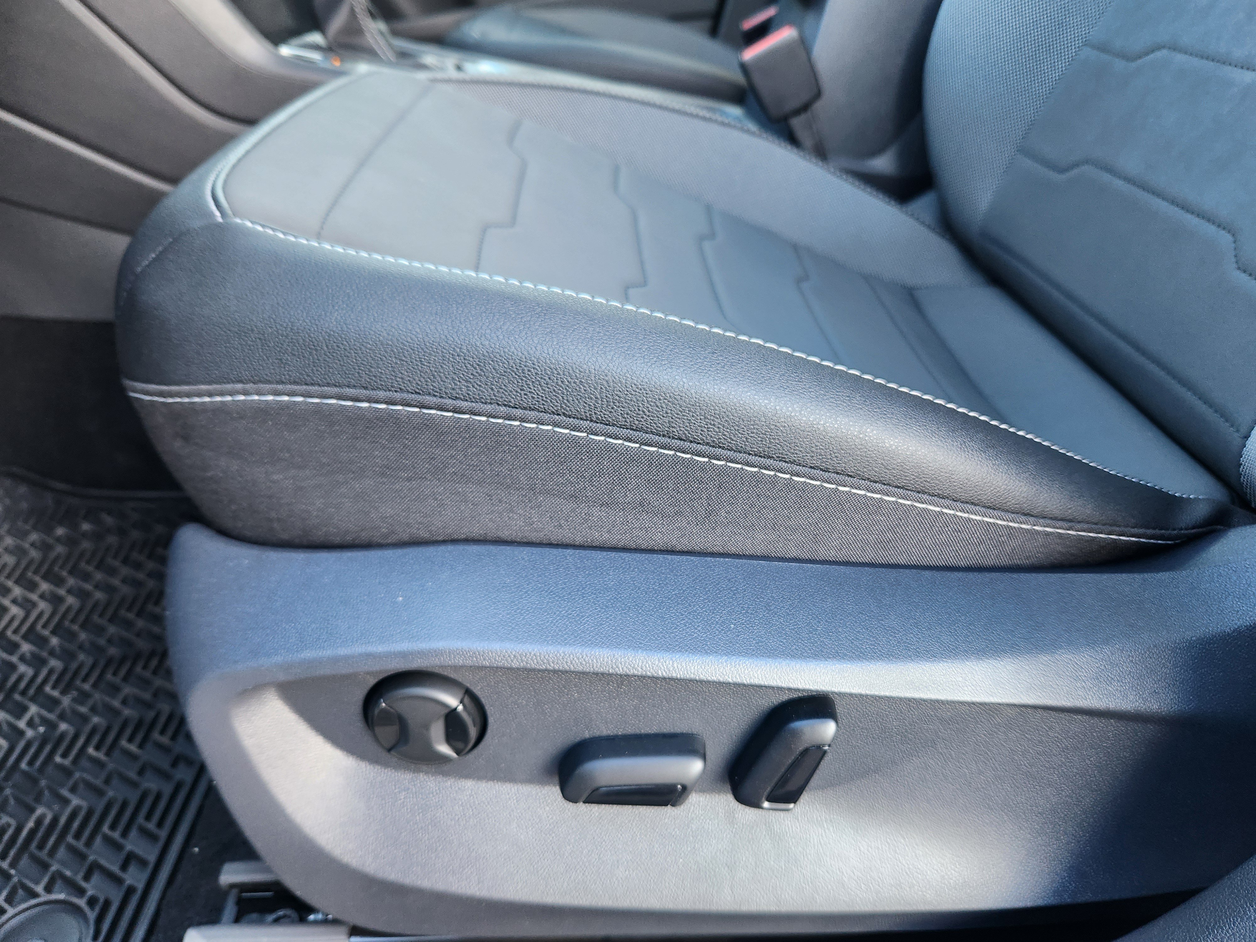 New 2026 Volkswagen Taos SE AWD/4WD image 19