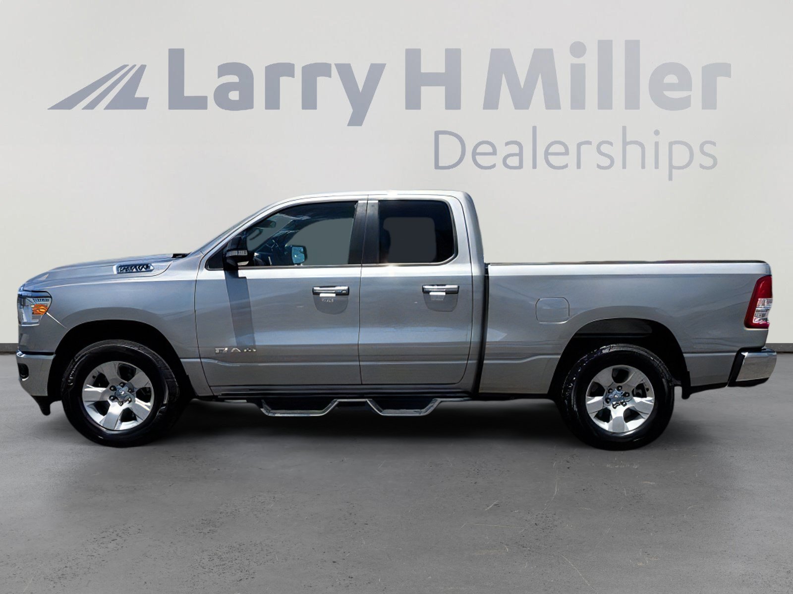 Used 2022 RAM 1500 Big Horn AWD/4WD image 3