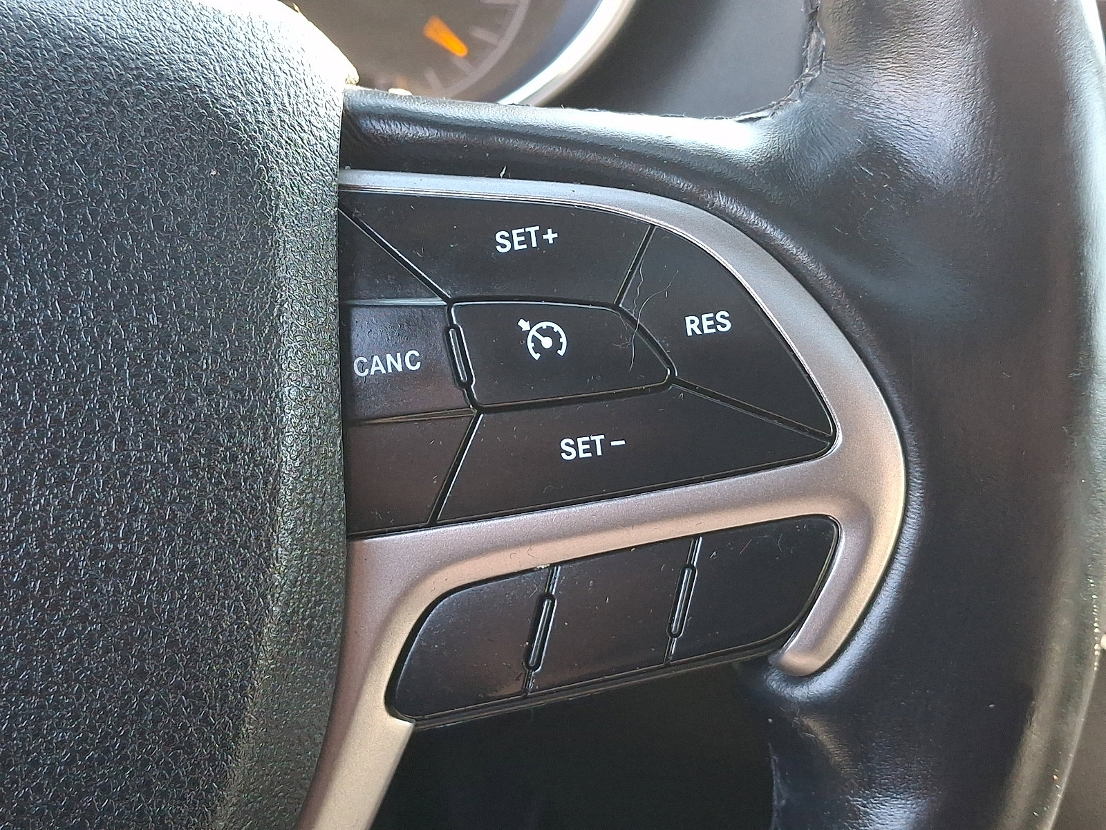 Used 2018 Jeep Grand Cherokee Limited AWD/4WD image 24