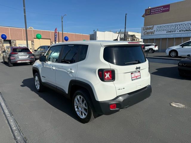 Used 2023 Jeep Renegade Latitude AWD/4WD image 3