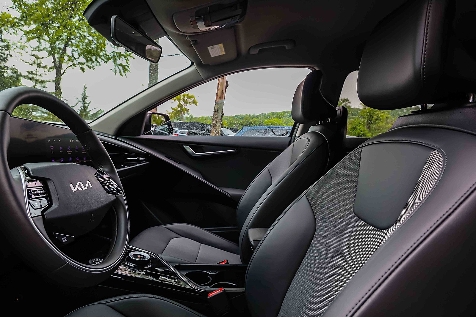 Certified 2025 Kia Niro Wind w/ Wind Preserve Package FWD image 9