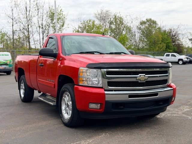 Used 2010 Chevrolet Silverado 1500 LT w/ Exterior Plus Package AWD/4WD image 2