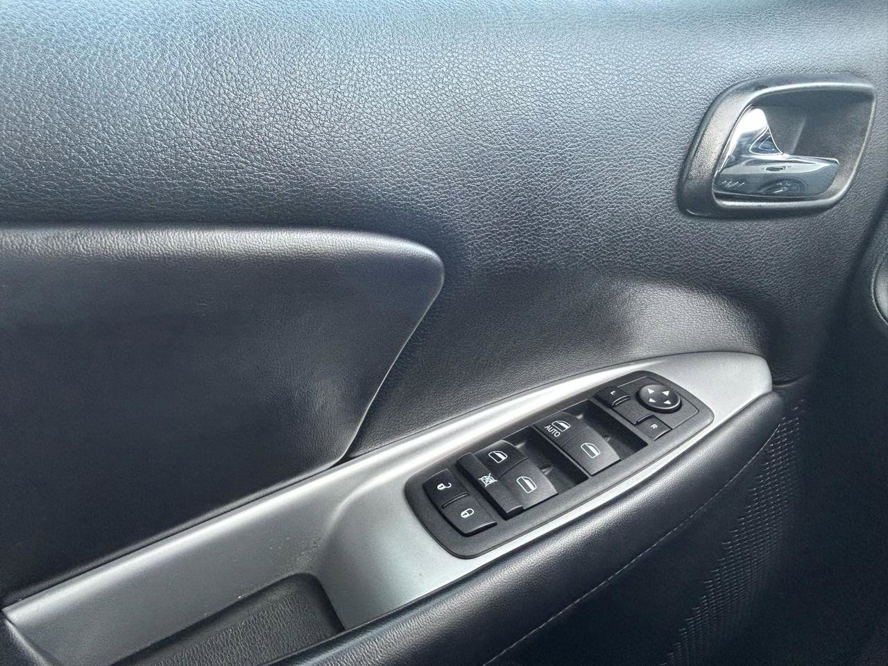 Used 2012 Dodge Journey SXT w/ Flexible Seating Group FWD image 27