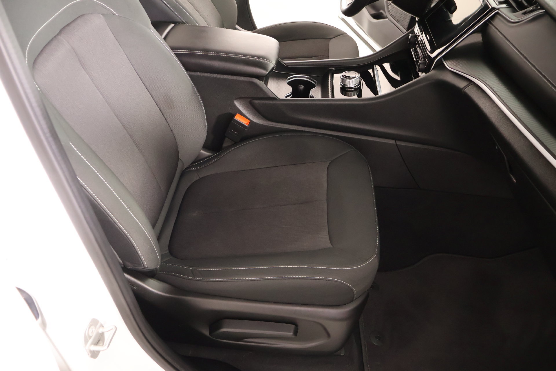 Used 2025 Jeep Grand Cherokee L Laredo AWD/4WD image 13