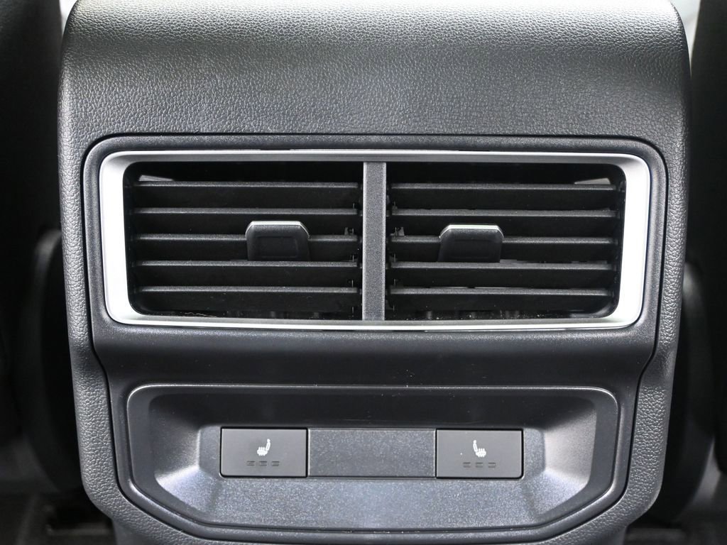 Used 2025 Volkswagen Atlas Cross Sport SEL R-Line image 17