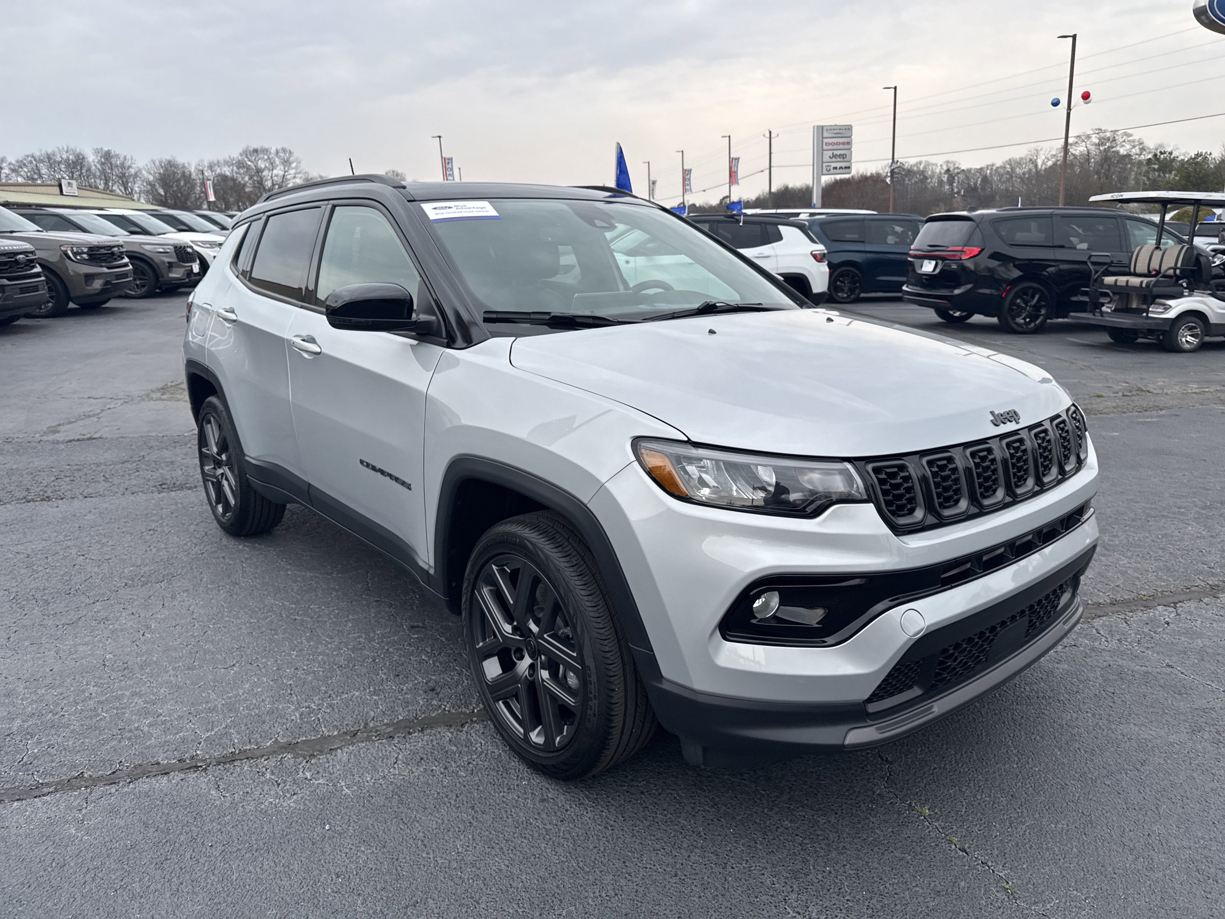 Used 2025 Jeep Compass Limited w/ Sun & Sound Group image 4