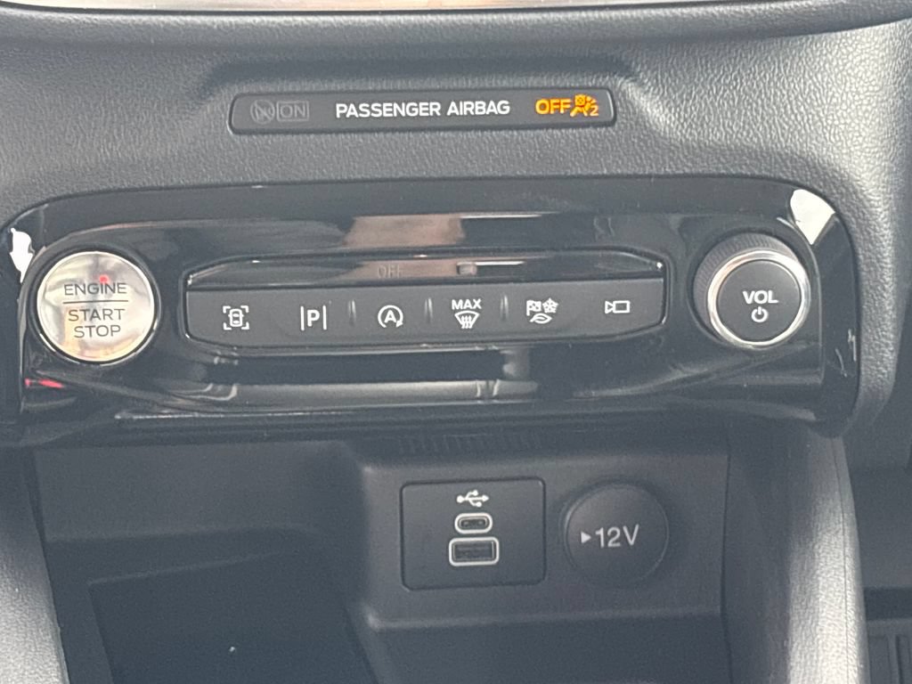 Certified 2024 Ford Escape Platinum AWD/4WD image 24