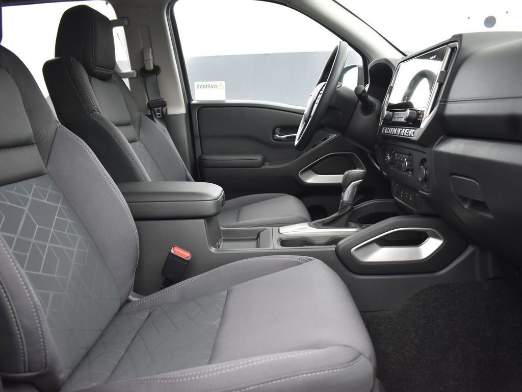 Used 2025 Nissan Frontier SV w/ Tow Package image 22