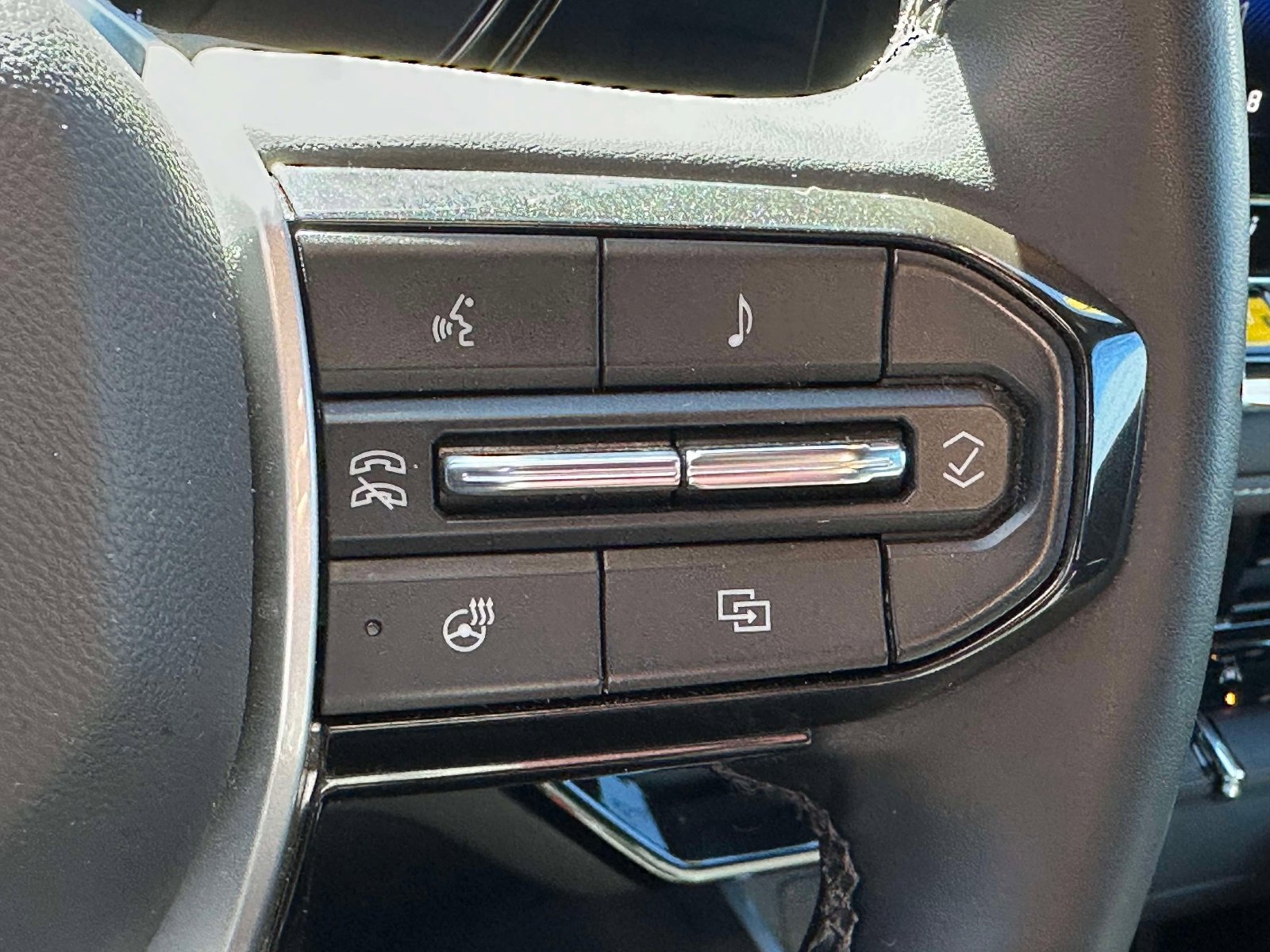 Certified 2024 Chevrolet Colorado LT w/ LT Convenience Package III image 20