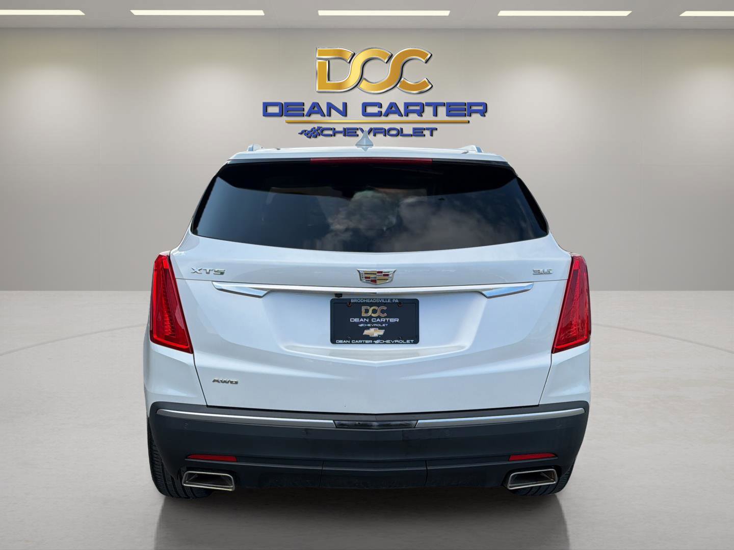 Used 2017 Cadillac XT5 Premium Luxury AWD/4WD image 4