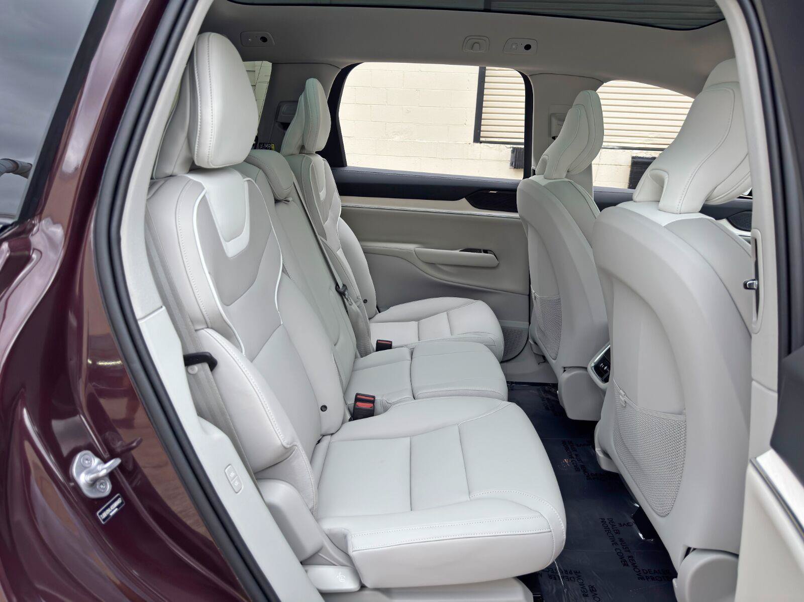 Used 2025 Volvo EX90 Ultra AWD/4WD image 37