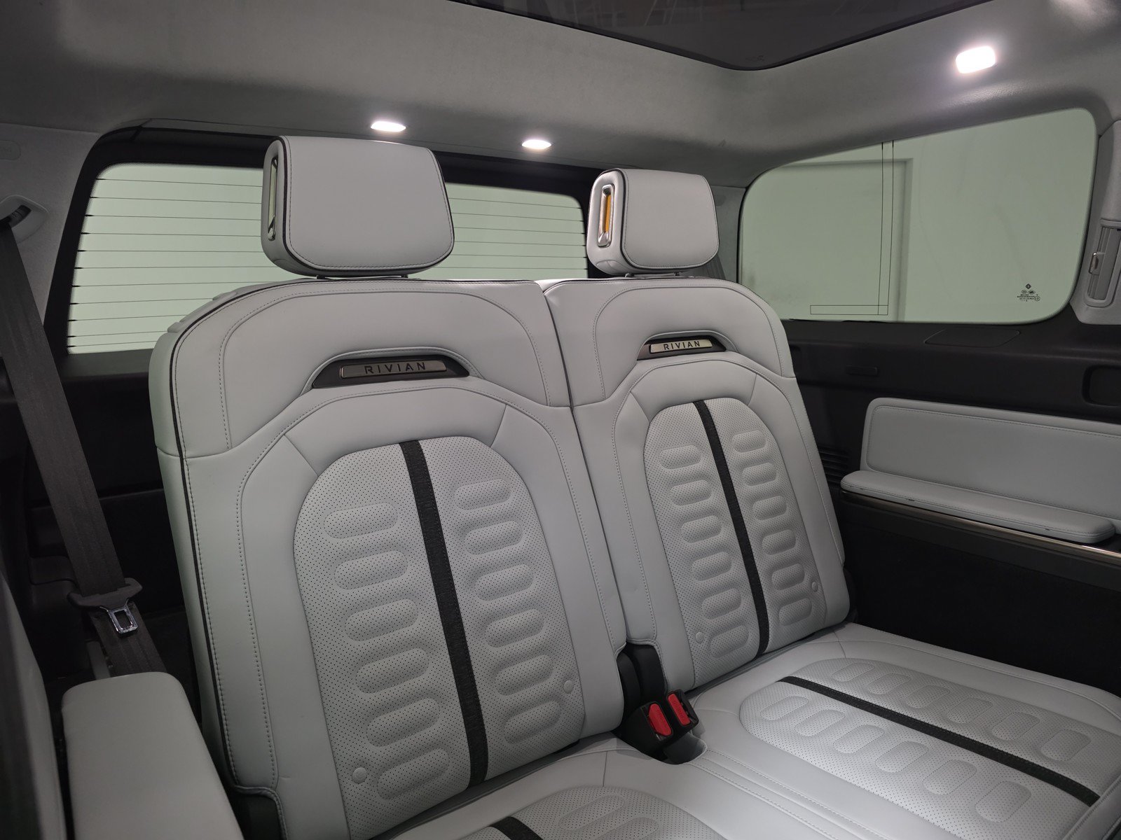 Used 2023 Rivian R1S Launch Edition AWD/4WD image 25