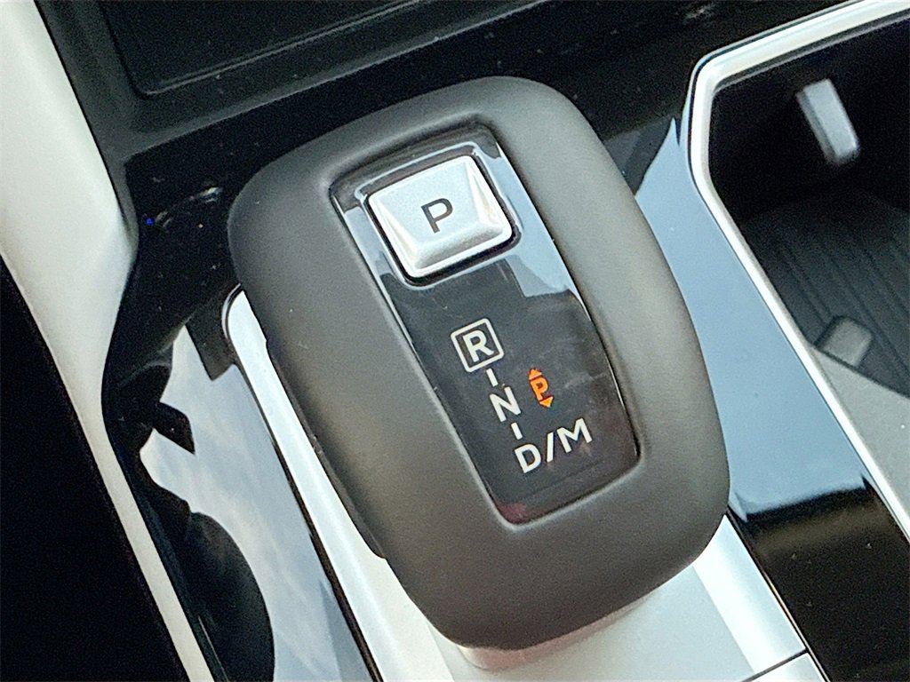 New 2025 Mitsubishi Outlander SEL image 17