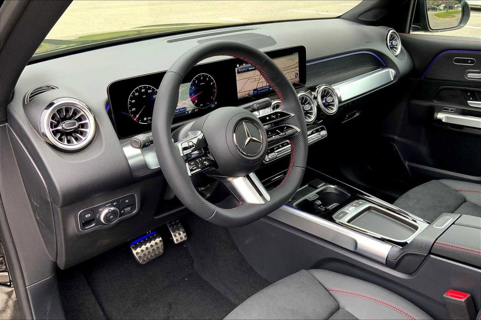 Certified 2025 Mercedes-Benz GLB 250 4MATIC image 9