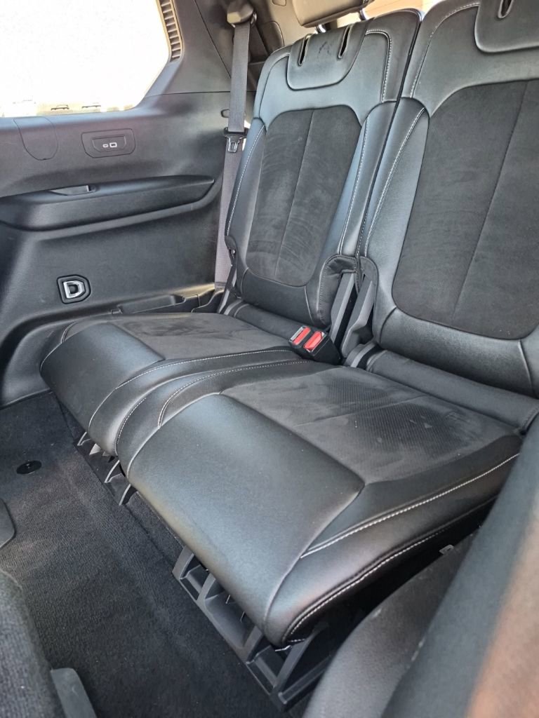 Used 2023 Jeep Grand Cherokee L Altitude AWD/4WD image 28