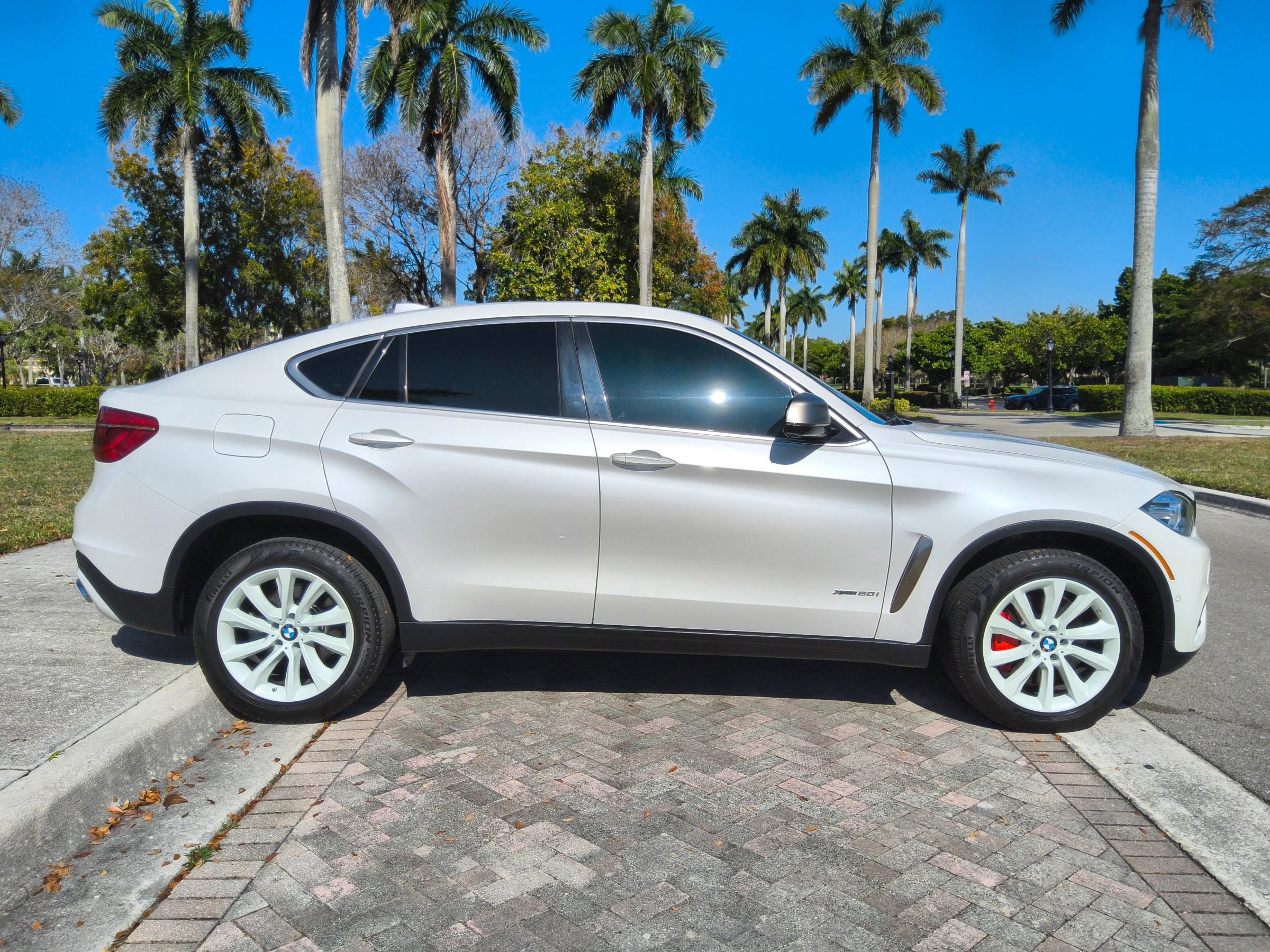 Used 2018 BMW X6 xDrive50i w/ Premium Package image 8