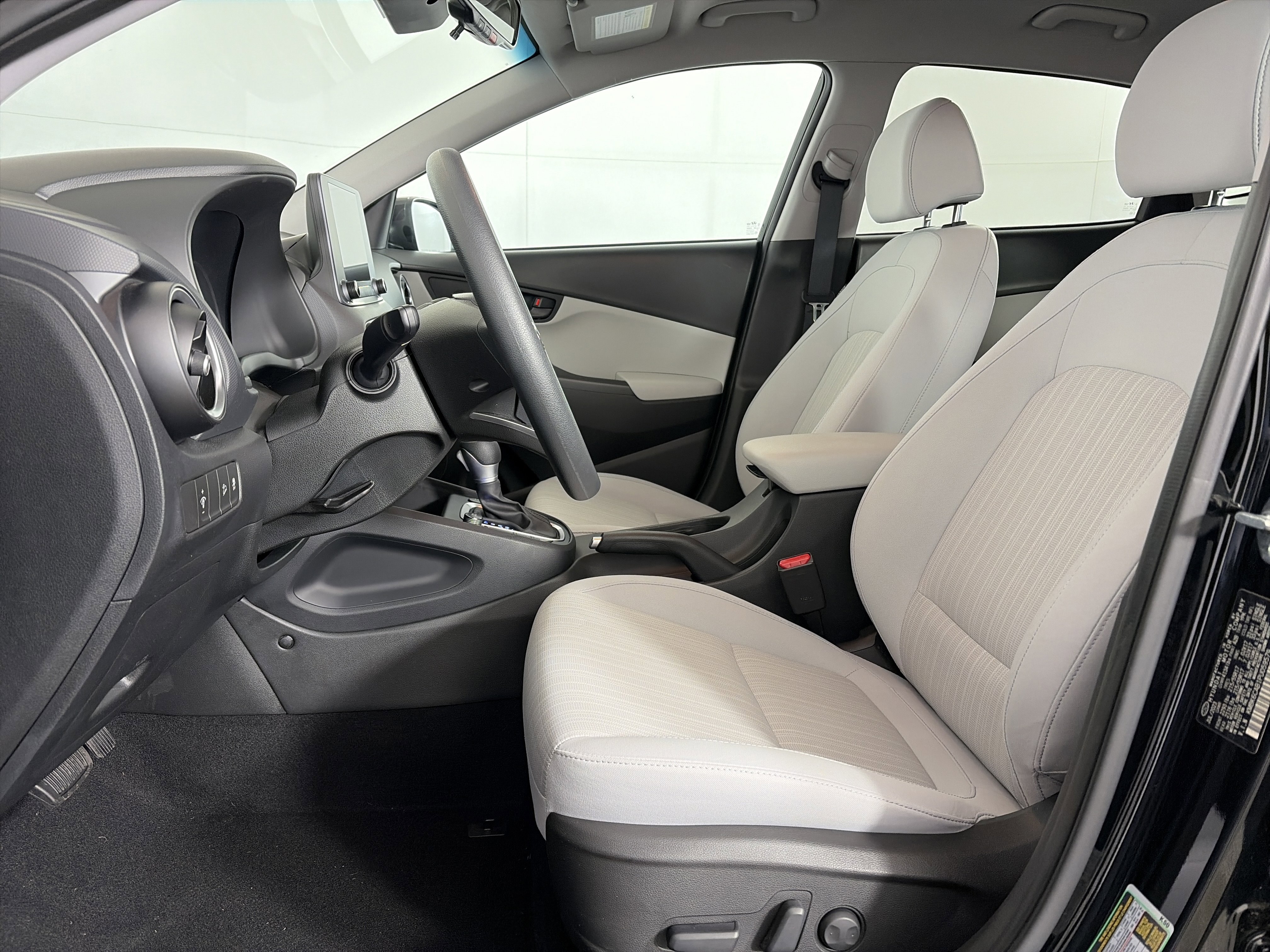 Used 2023 Hyundai Kona SEL image 6