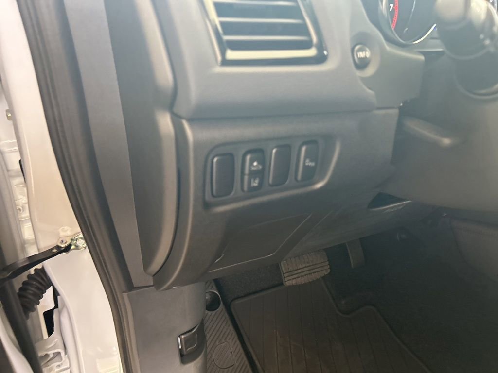 New 2025 Mitsubishi Outlander Sport SE image 32