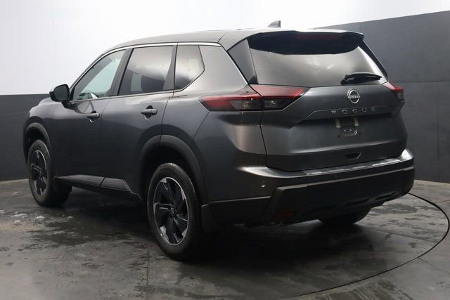 Certified 2026 Nissan Rogue SV image 5