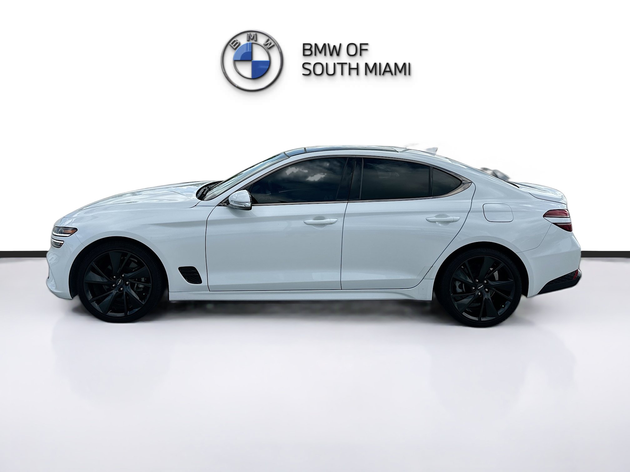 Used 2023 Genesis G70 2.0T w/ Sport Prestige Package RWD image 4