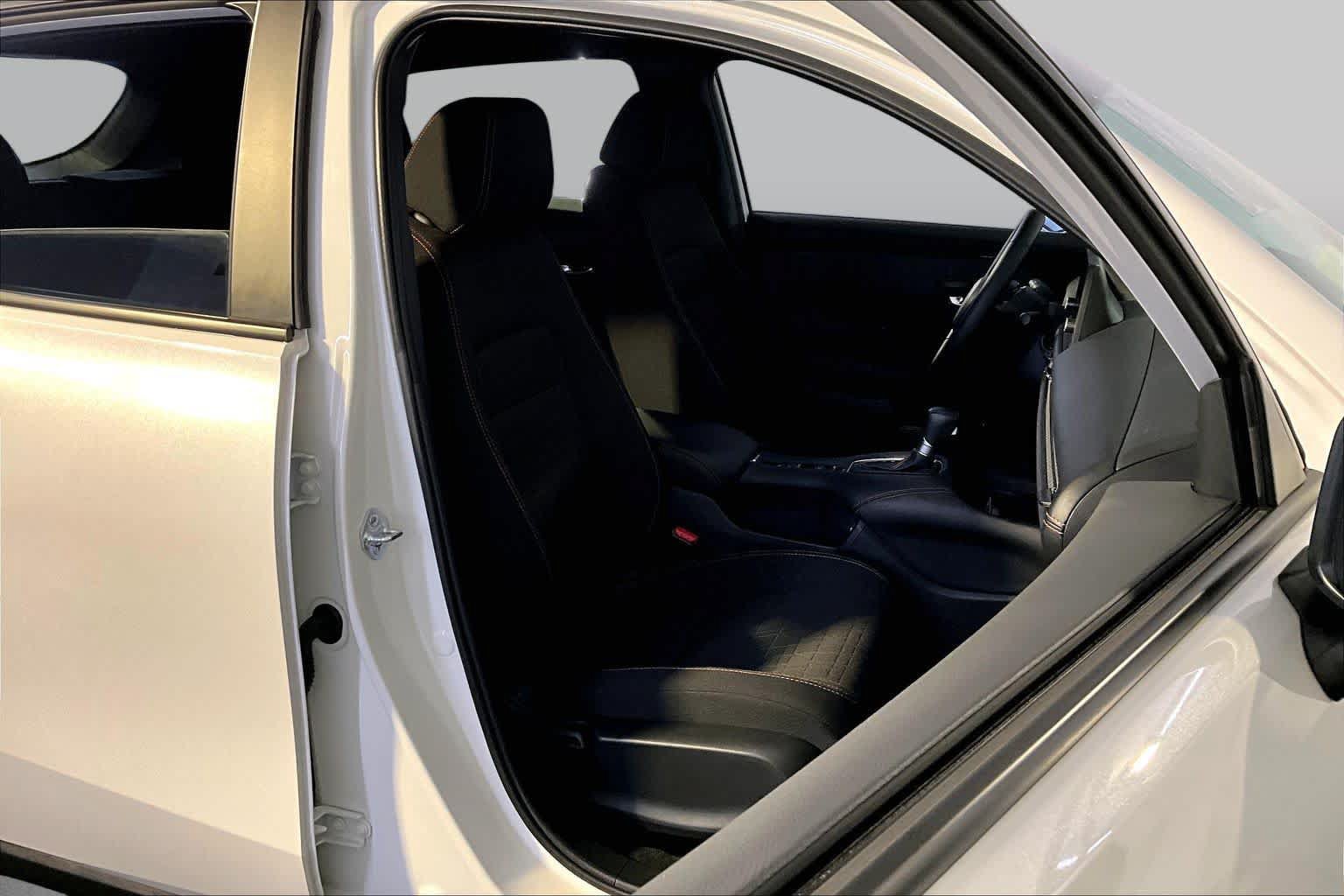 Used 2025 Honda HR-V Sport image 8