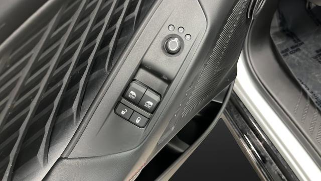 Used 2025 Dodge Charger R/T Scat Pack w/ Track Pack image 30