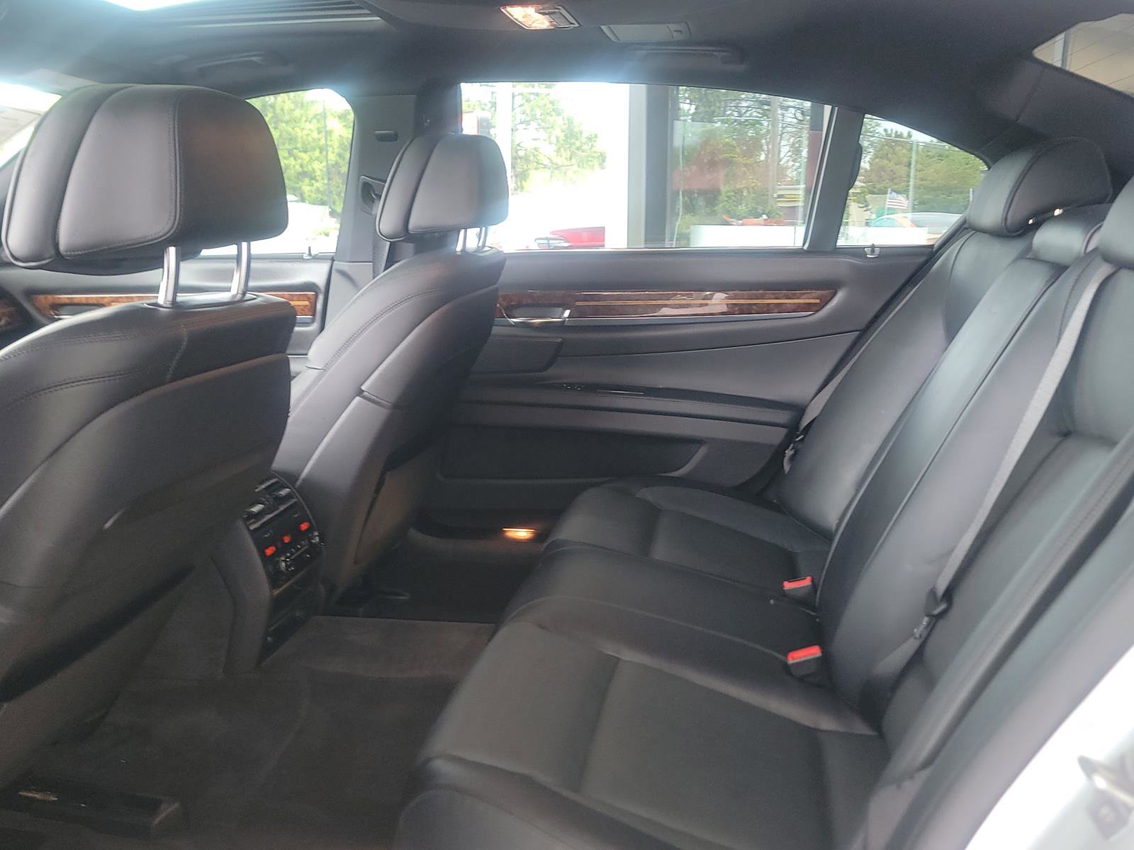 Used 2014 BMW 750Li xDrive AWD/4WD image 13